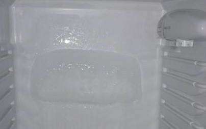 冰箱排水孔如何清理，冰箱排水口如何清洗