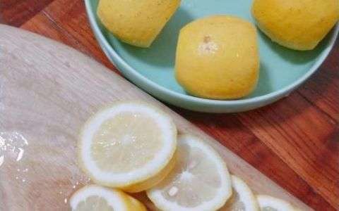 柠檬榨汁用去皮吗，做柠檬膏可以去皮